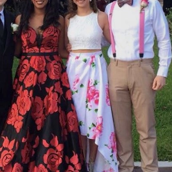 Prom dress - Picture 2 of 2